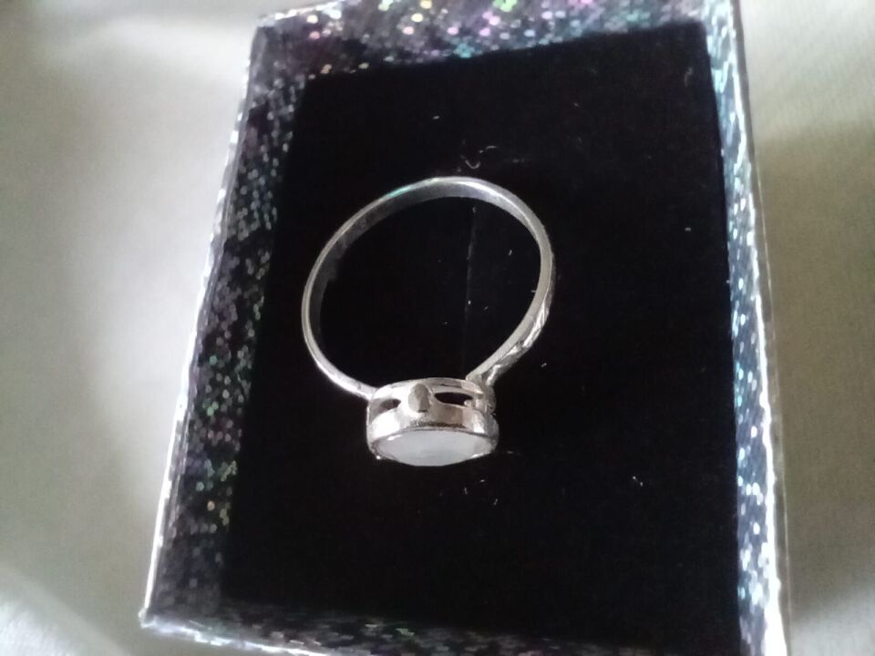 Beyaz Taşlı 925 Ayar Tek Taş Yüzük