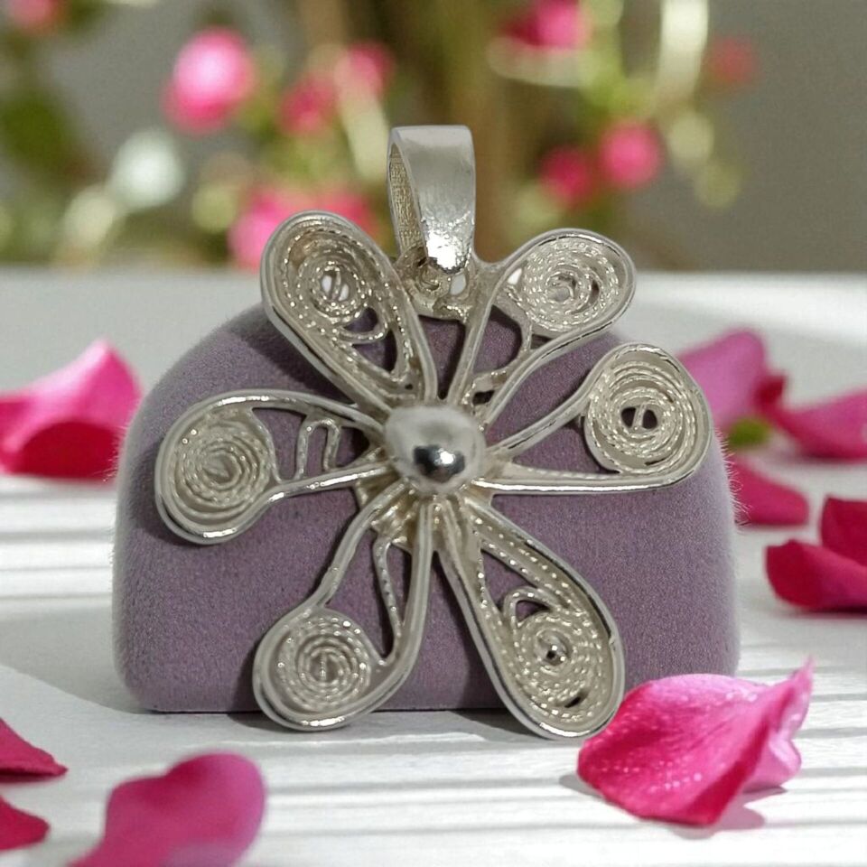 TELKARİ GÜMÜŞ ÇİÇEK KOLYE UCU