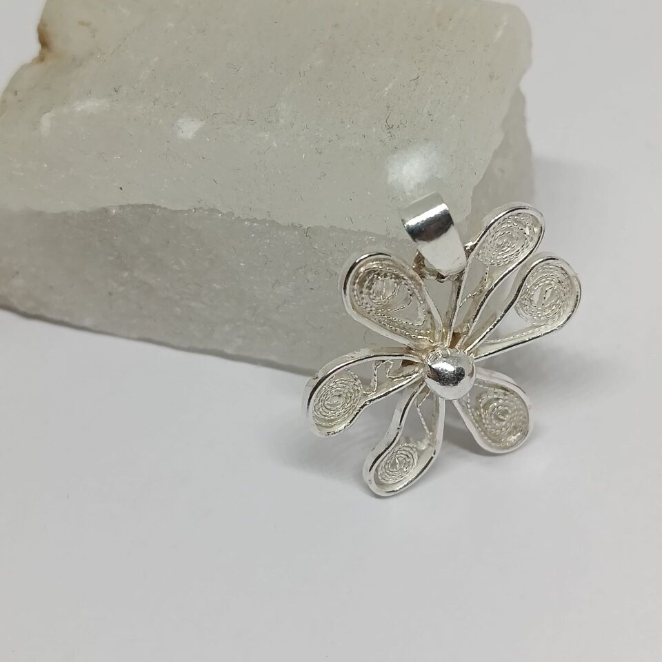 TELKARİ GÜMÜŞ ÇİÇEK KOLYE UCU