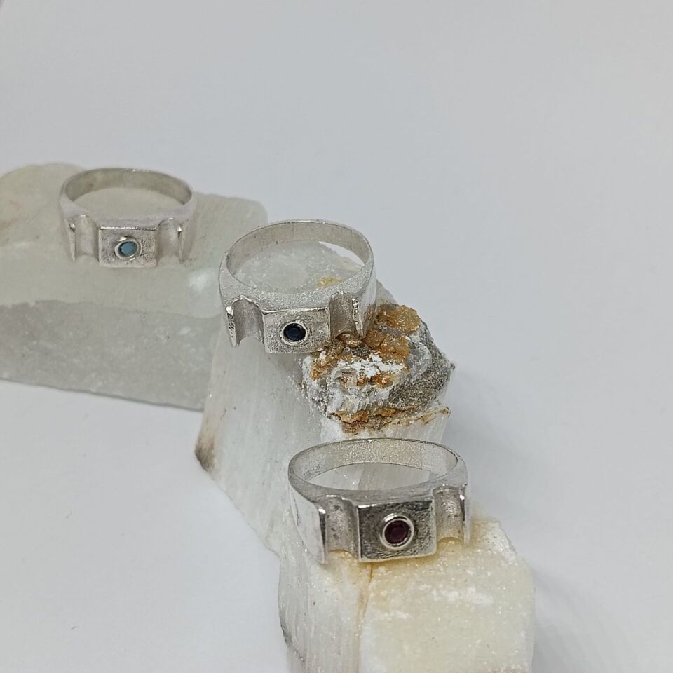 GÜMÜŞ ZİRKON TAŞLI YÜZÜK Kırmızı