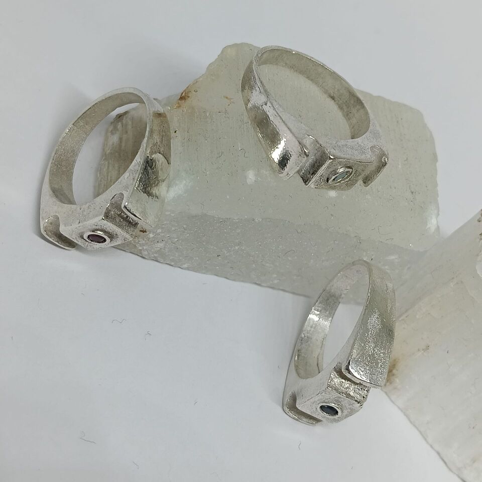 GÜMÜŞ ZİRKON TAŞLI YÜZÜK Lacivert