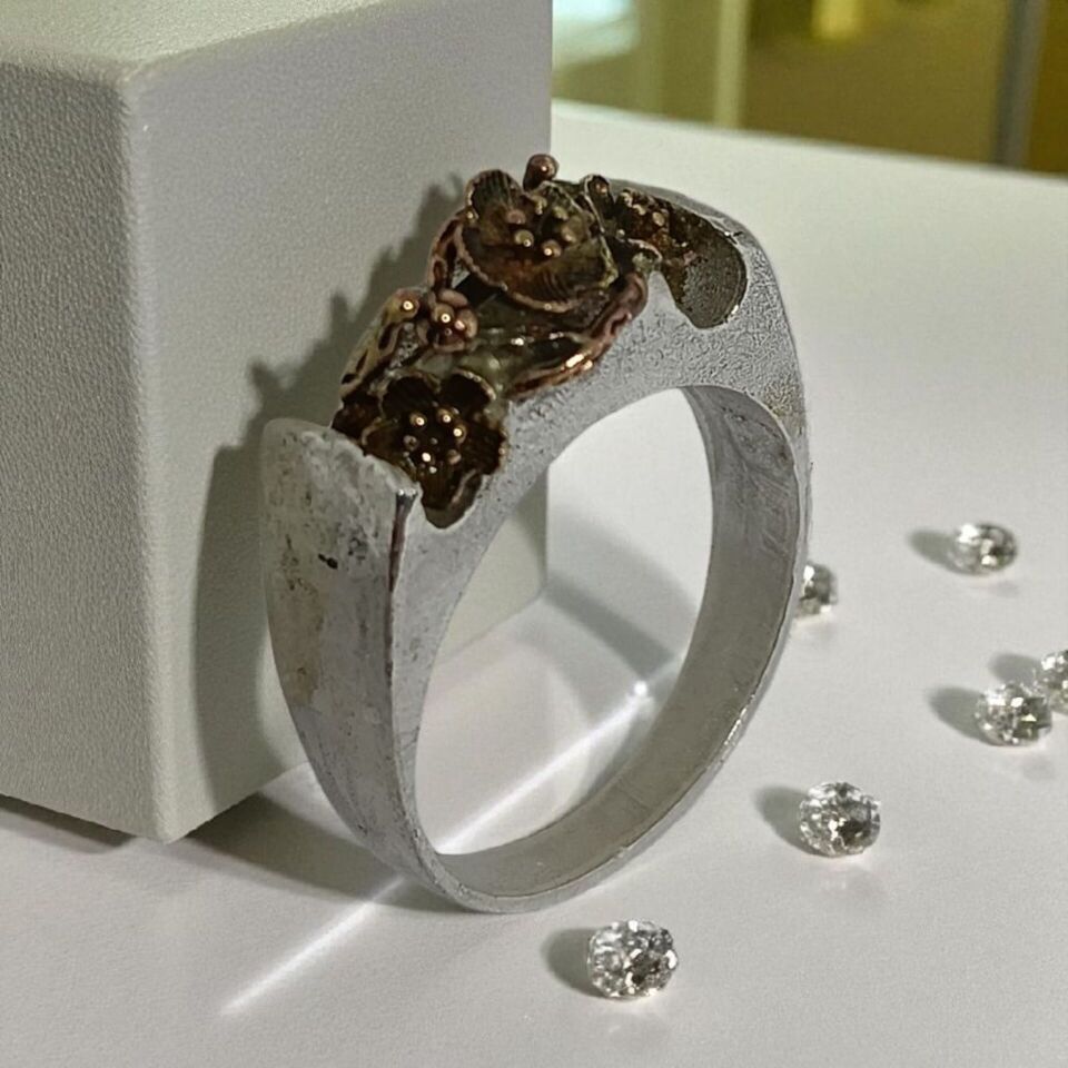 925 AYAR GÜMÜŞ & PİRİNÇ ÇİÇEKLİ TASARIM YÜZÜK