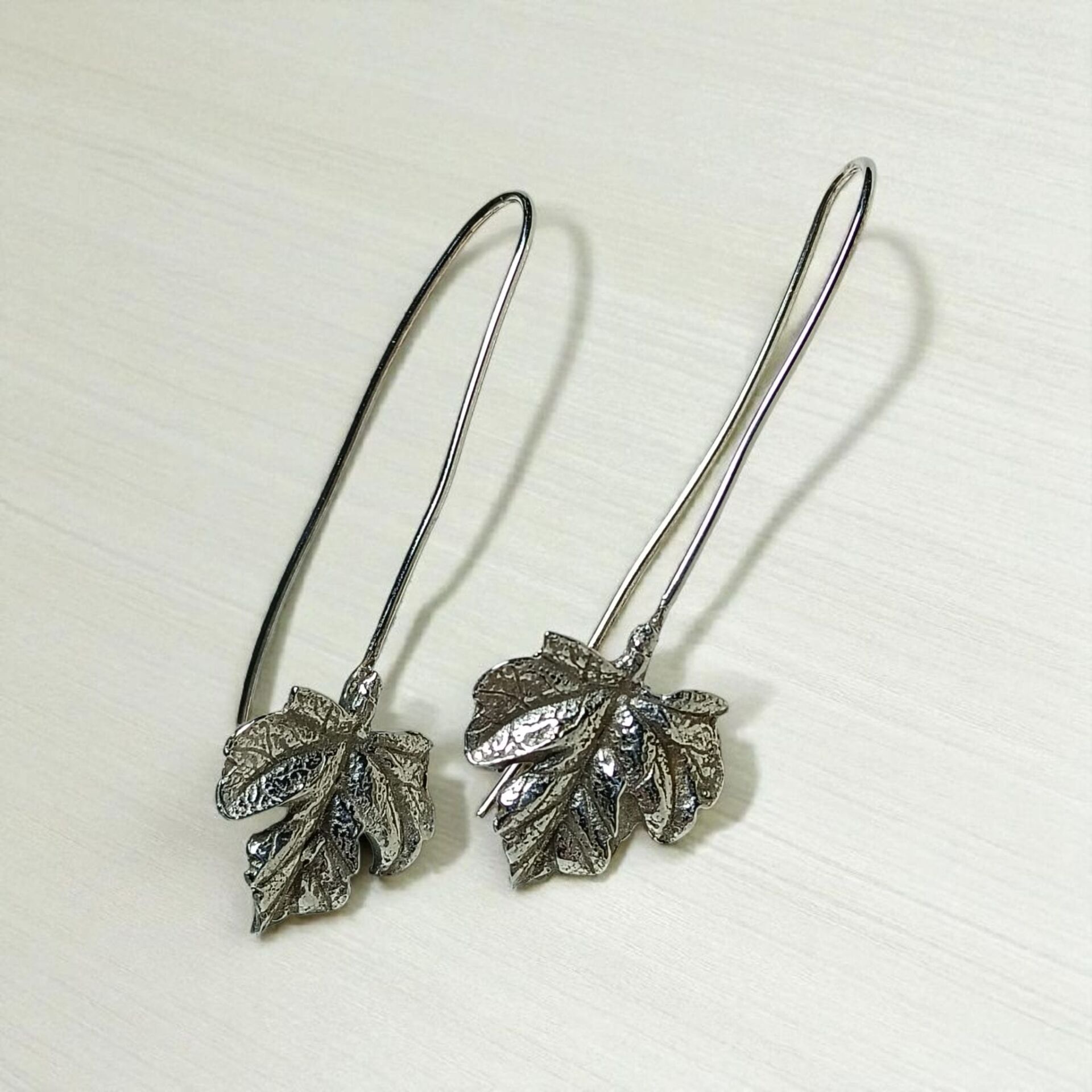 ÇINAR YAPRAKLI 925 AYAR GÜMÜŞ KÜPE