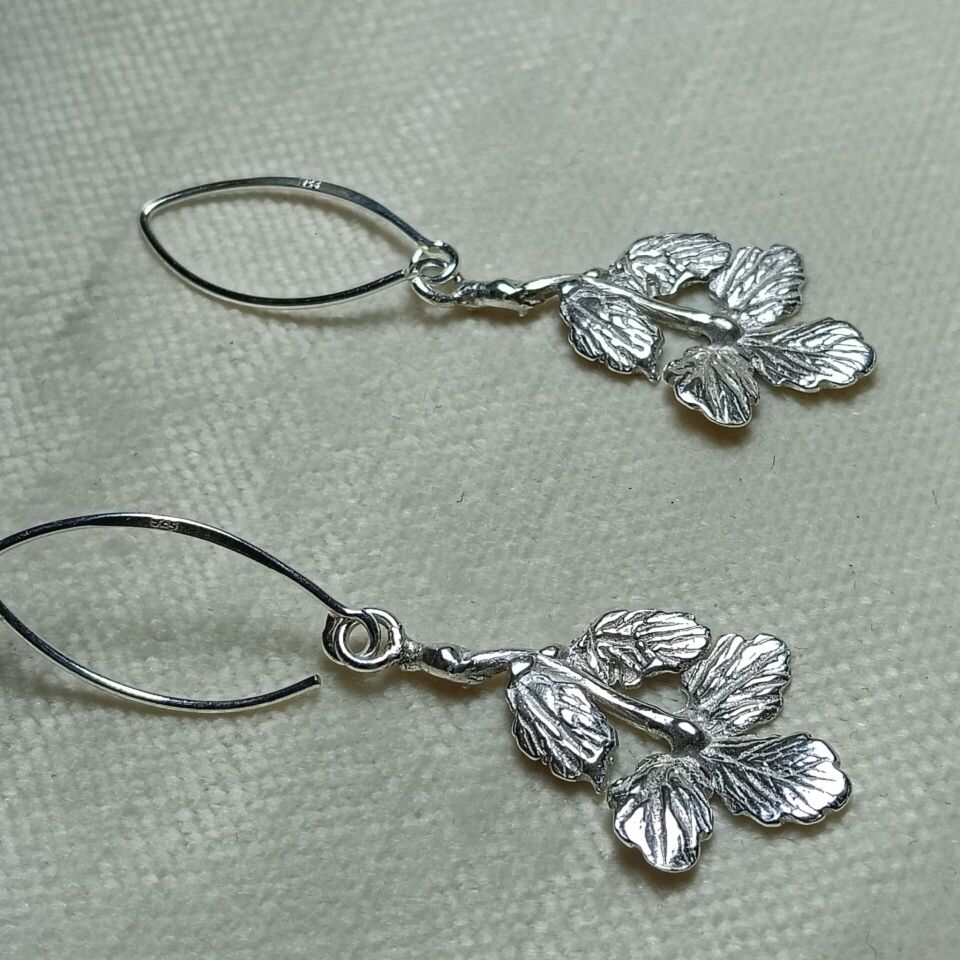 GÜMÜŞ YAPRAK KÜPE