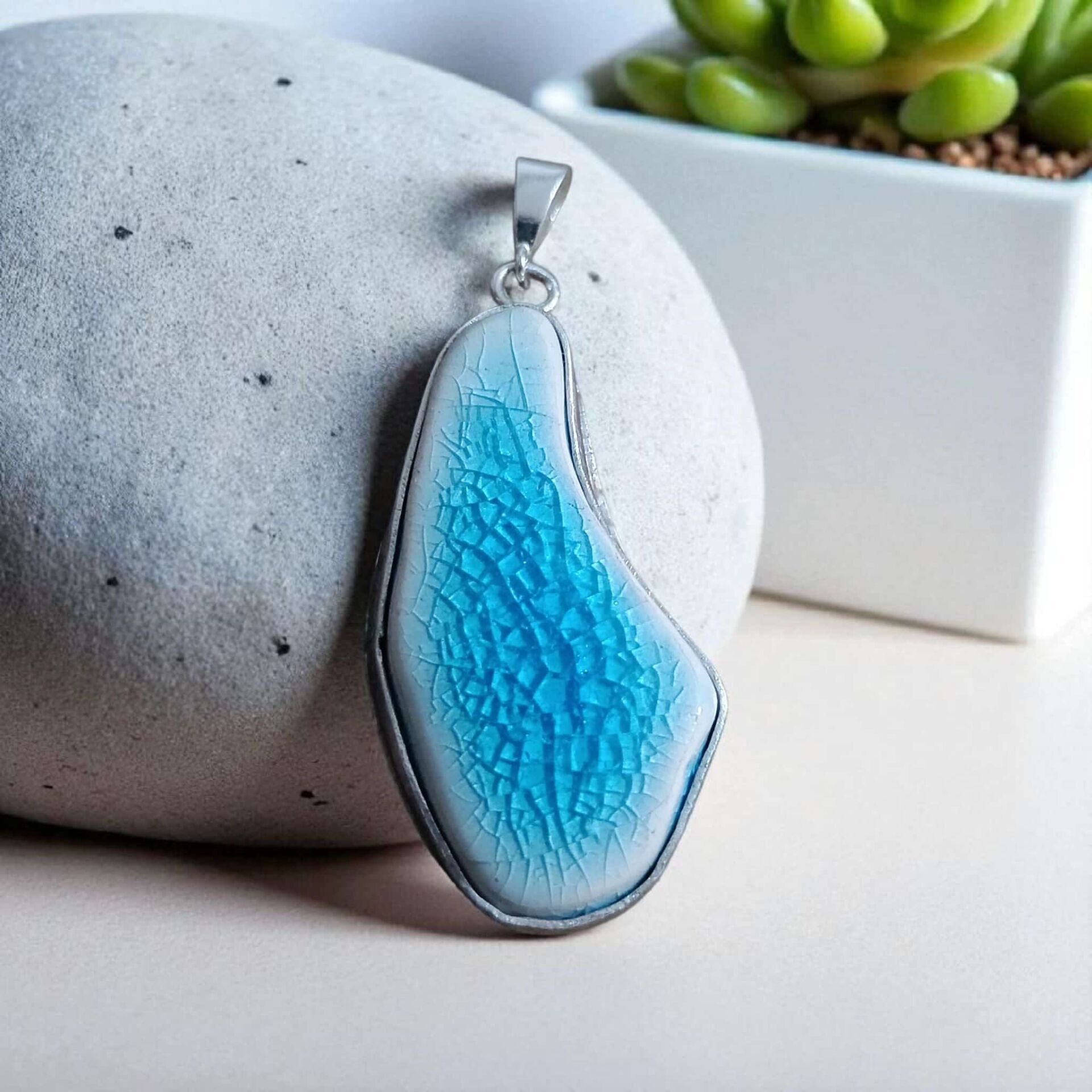 SERAMİK TAŞLI EL YAPIMI GÜMÜŞ  KOLYE UCU