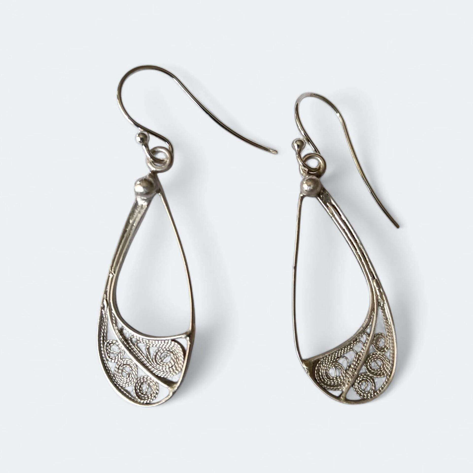 Telkari El Yapımı Gümüş Damla Formlu Küpeler