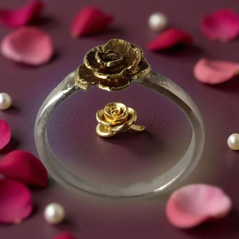 Gül Figürlü Gümüş El Yapımı Yüzük