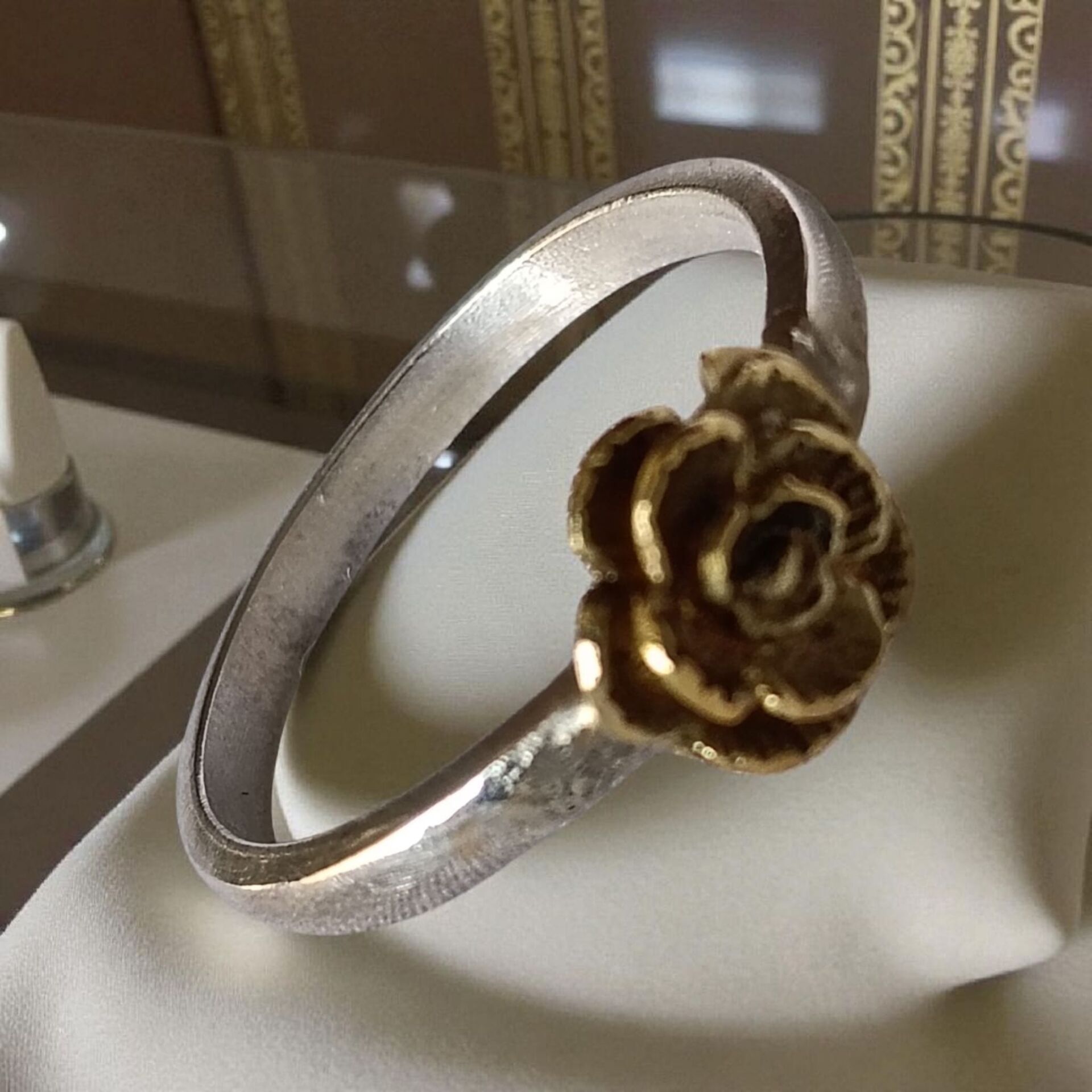 Gül Figürlü Gümüş El Yapımı Yüzük