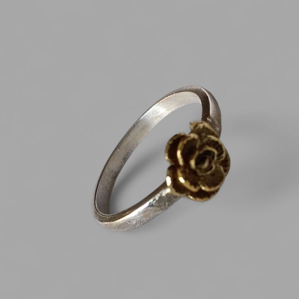 Gül Figürlü Gümüş El Yapımı Yüzük