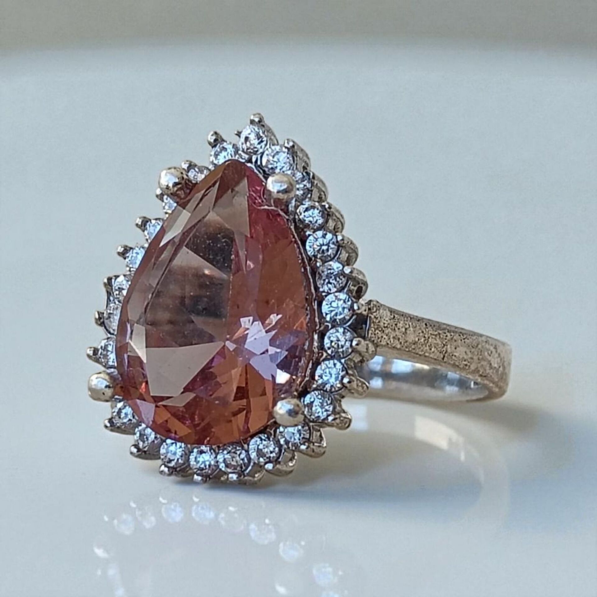 Mor ve Beyaz Zirkon Taşlı 925 Ayar Gümüş Yüzük