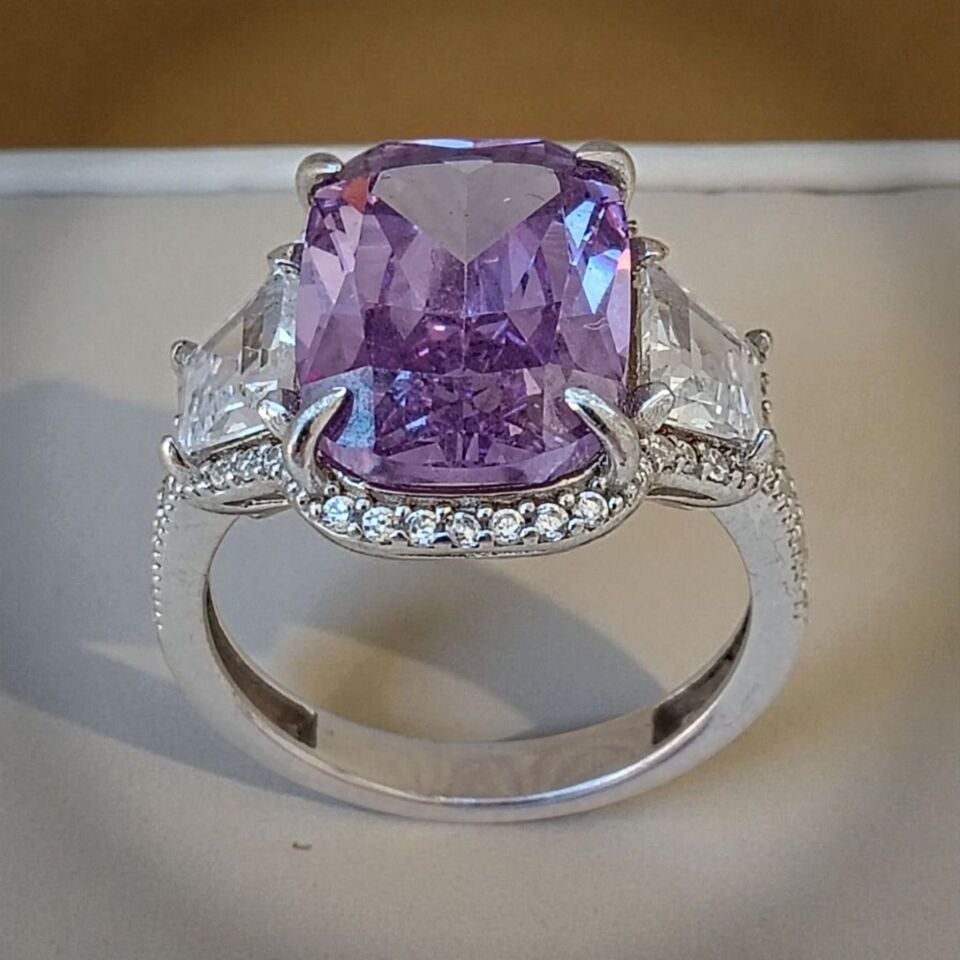 Mor ve Şeffaf Beyaz Renkli Zirkon Taşlı 925 Ayar Gümüş Yüzük