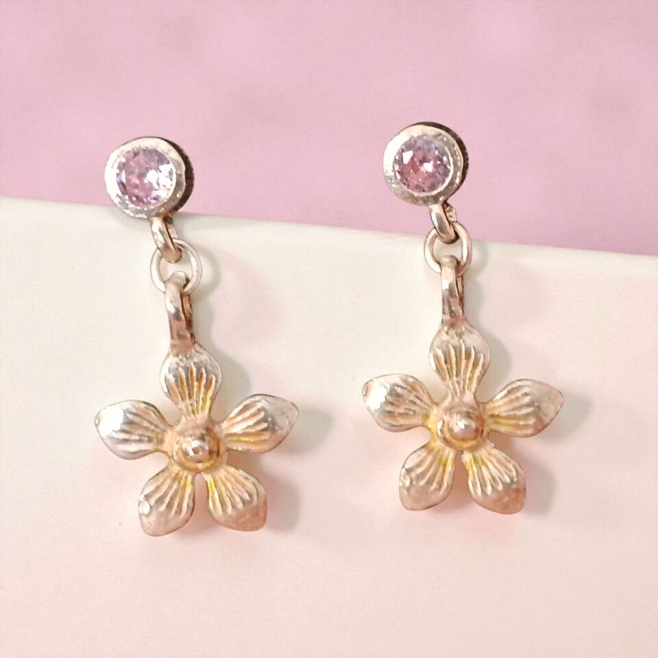 Çiçek Gümüş Pembe Zirkon Taşlı El Yapımı Küpeler