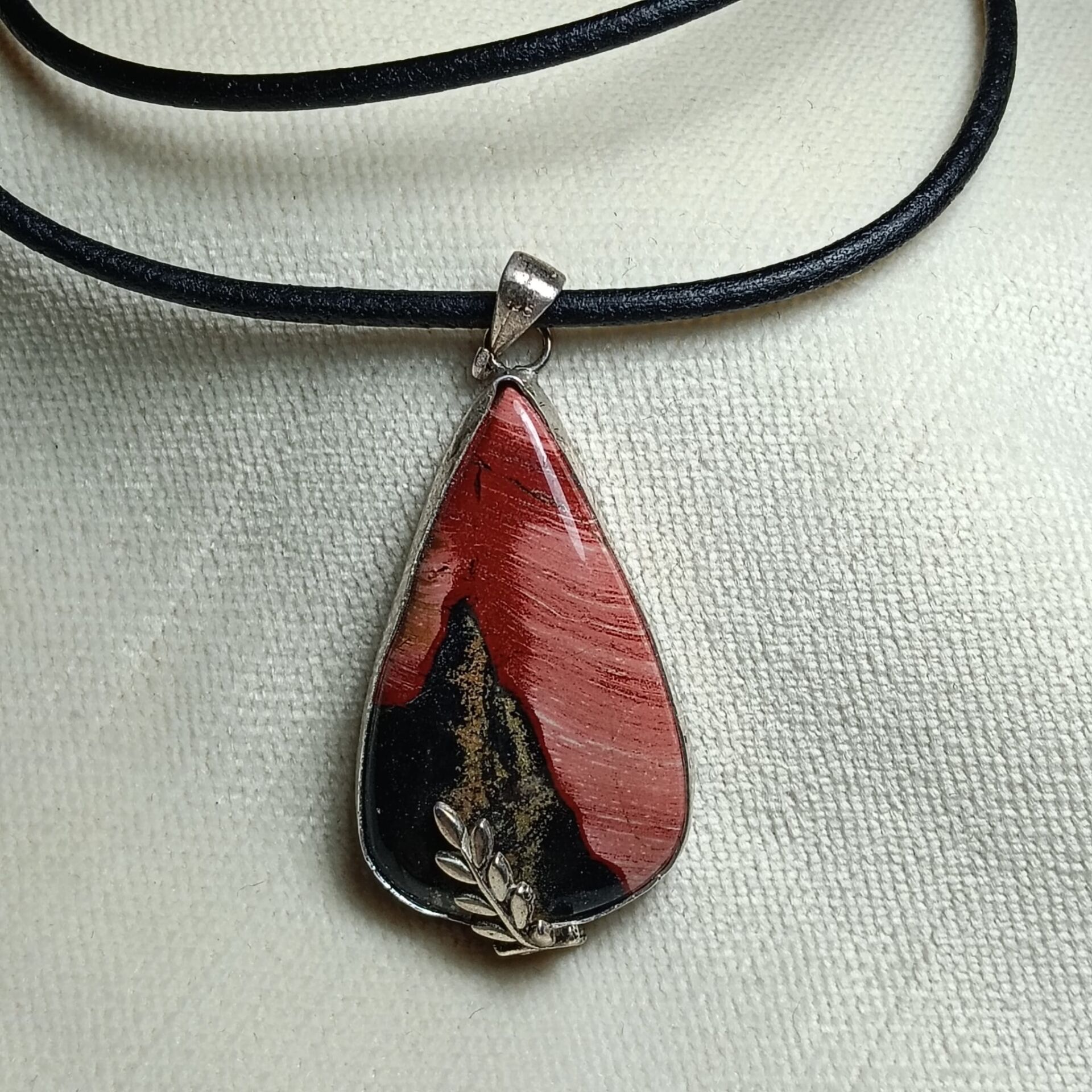 Kırmızı Desenli Jasper Doğal Taşlı El Yapımı Gümüş Tasarım Kolye Ucu