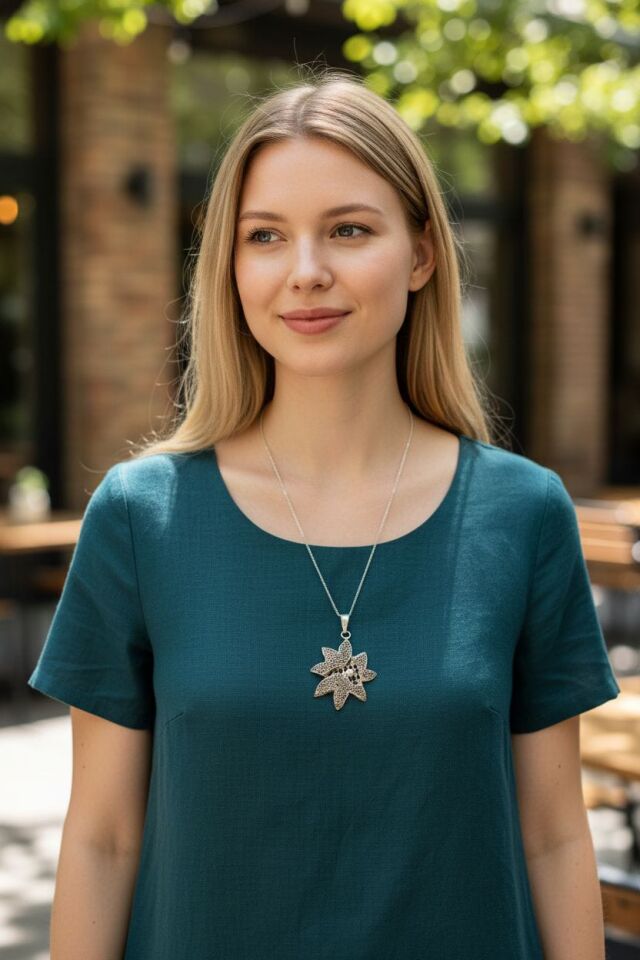 Ayçiçeği Pirinç Metali Gümüş Geçiş ve Gümüş Top Ayrıntılı Kolye Ucu