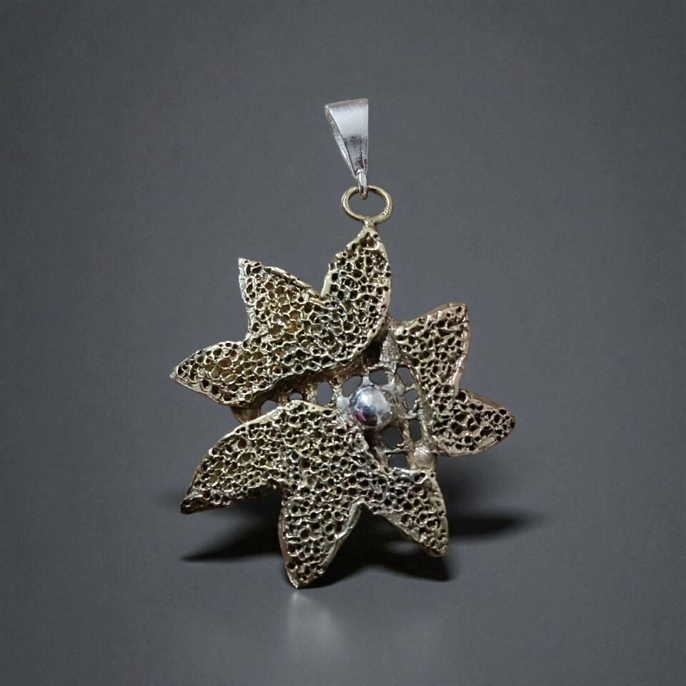 Ayçiçeği Pirinç Metali Gümüş Geçiş ve Gümüş Top Ayrıntılı Kolye Ucu