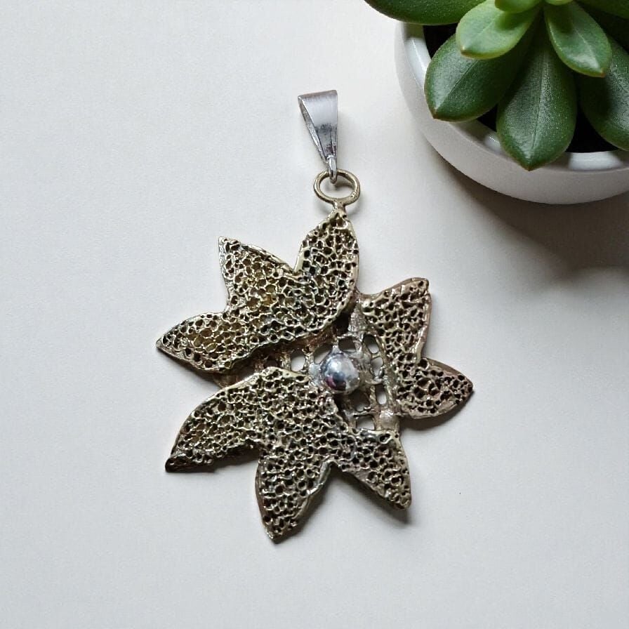 Ayçiçeği Pirinç Metali Gümüş Geçiş ve Gümüş Top Ayrıntılı Kolye Ucu