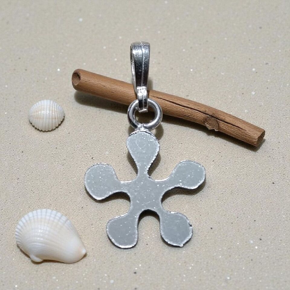 Minimal Gümüş Çiçek El Yapımı Kolye Ucu