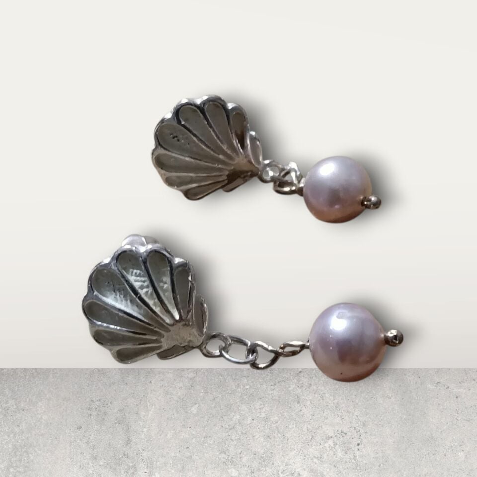 Afrodit Midye Gümüş Tasarımlı Pembe İncili Küpe