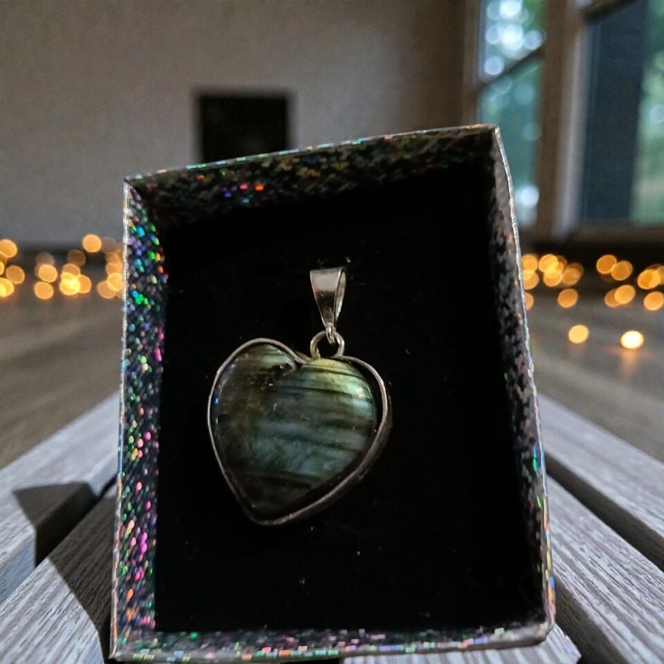 Kalp Labradorit Gümüş el Yapımı Kolye Ucu