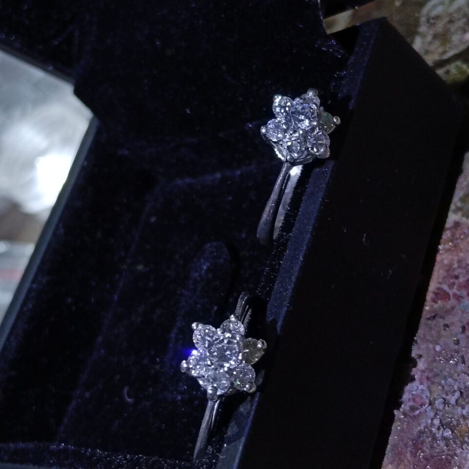 Beş Taşlı Zirkon Çiçek El Yapımı Gümüş Yüzük