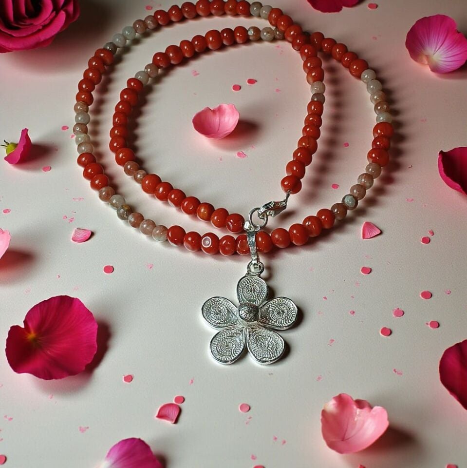 Telkari Gümüş Papatya ve Mercan & Pembe Akik Taşlı Dizi Kolye