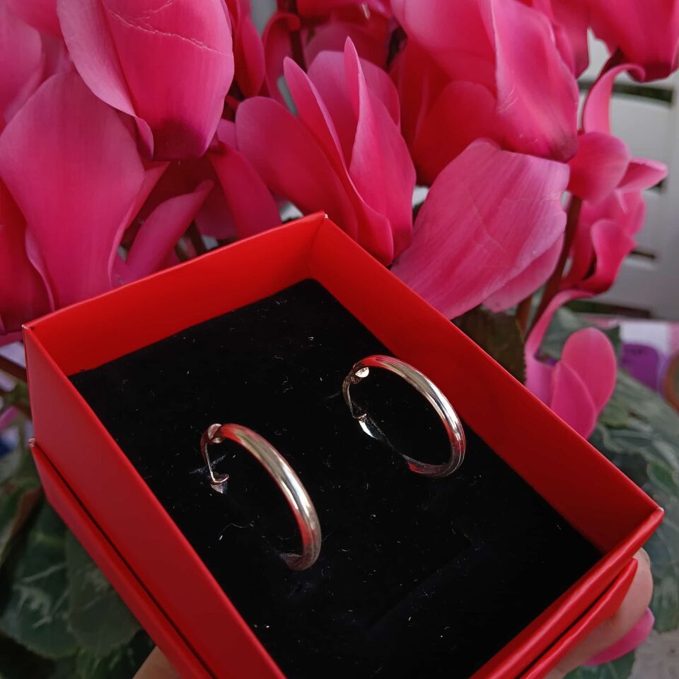 Halka Gümüş Oval Küpeler